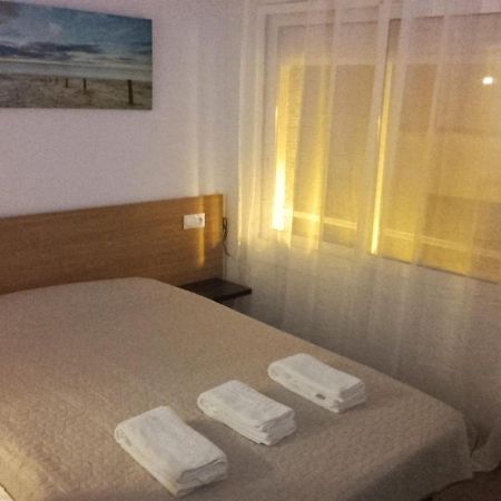 Habitacion Economica Con Bano Privado En Pleno Centro De Figueres Figueres  Kültér fotó