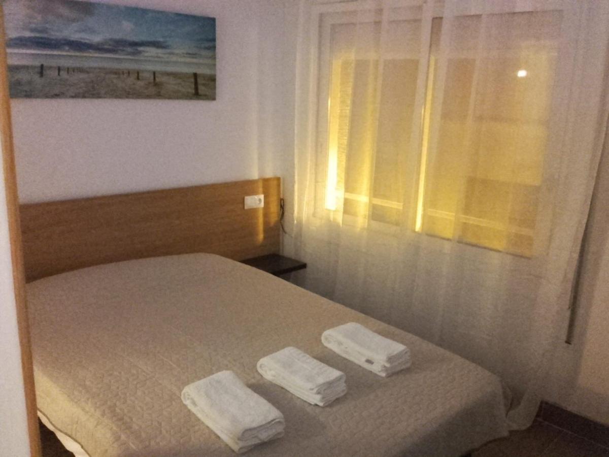 Habitacion Economica Con Bano Privado En Pleno Centro De Figueres Figueres  Kültér fotó